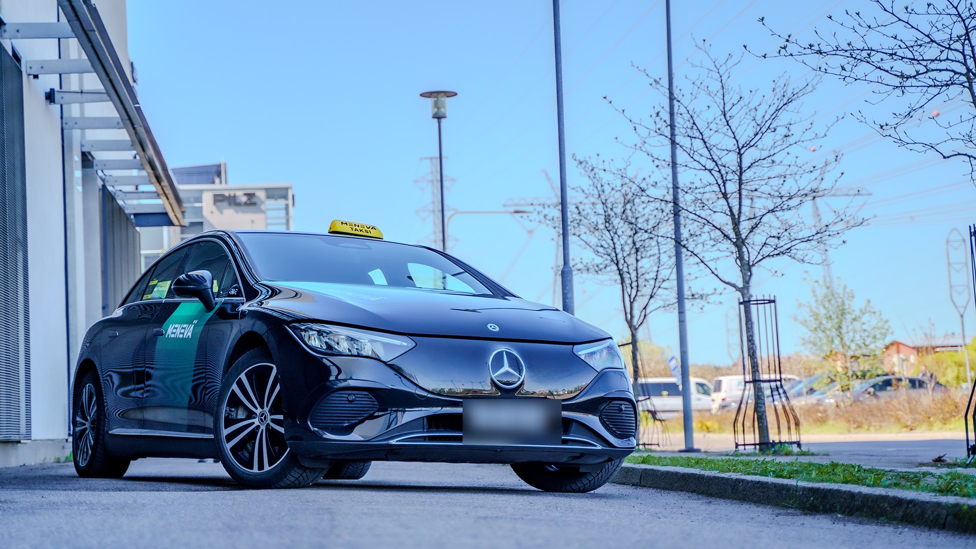 Menevä-taksi Mercedes-Benz EQE